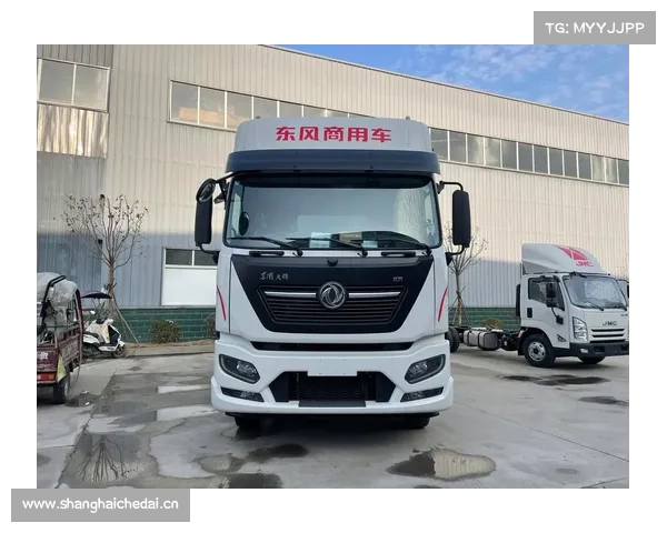 东风卡车KL、KR新品亮相越南市场